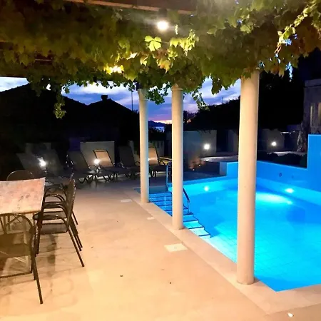 Nisha Hotel Sudurad