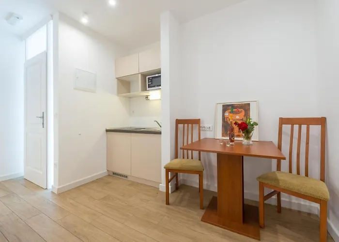 Nisha Szálloda Suđurađ