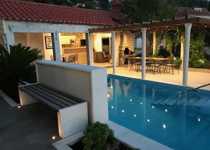 Hotel Nisha *